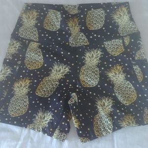 CVG Fineapple Shorts medium NWOT
